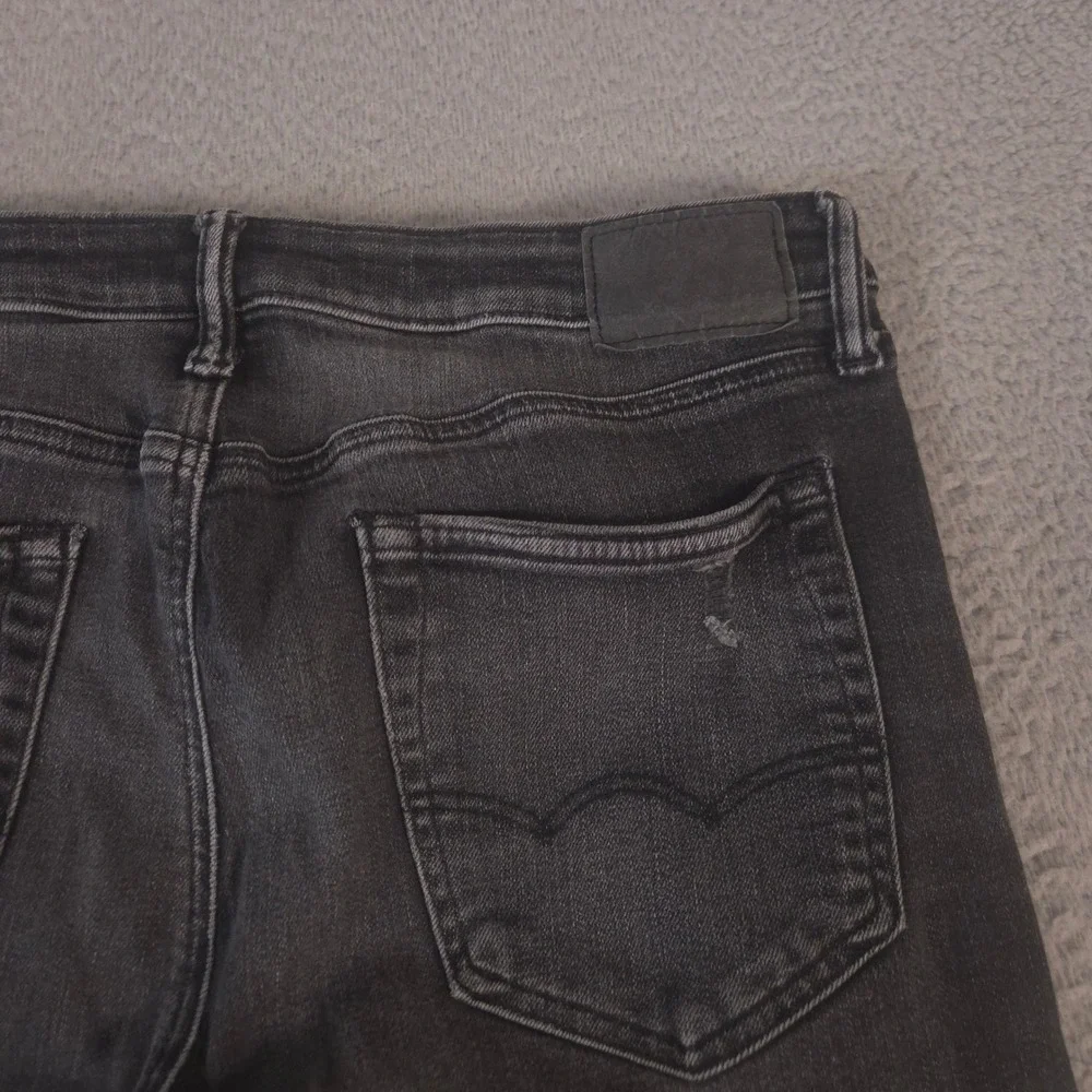 American Eagle Jeans Mens 33x30 Black Athletic Fit Airflex Distressed Denim